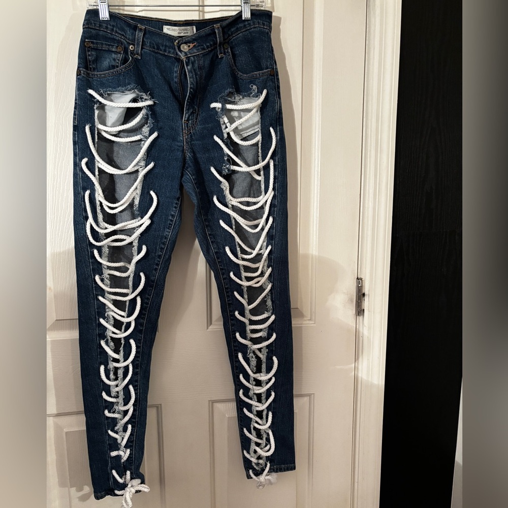 Levi’s Custom Jeans - Picture 2 of 7